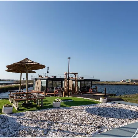 Barcos Casa Ostraveiro 阿威罗