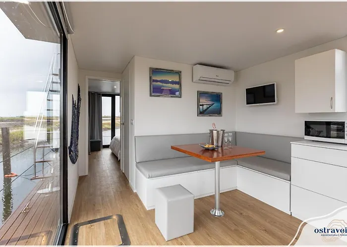 Båthotell Barcos Casa Ostraveiro *