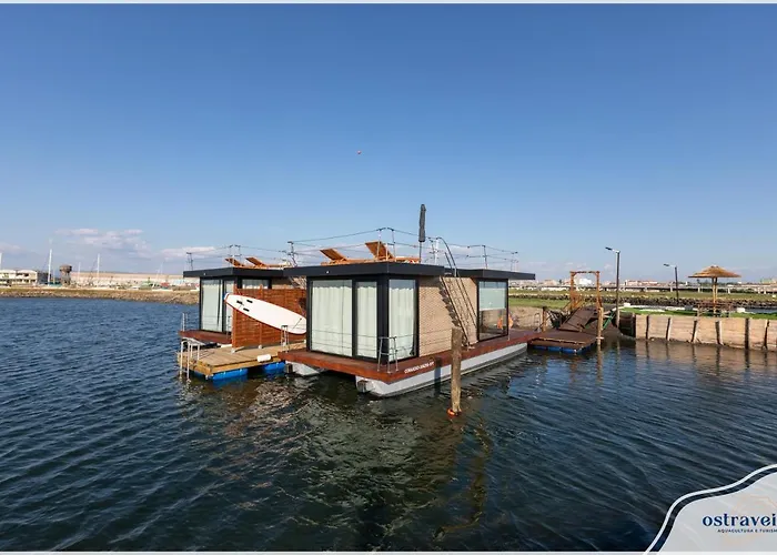 船屋 Barcos Casa Ostraveiro